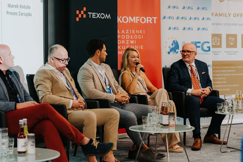 Krzysztof Błania (pierwszy z prawej) w panelu dyskusyjnym VII Międzynarodowego Forum Gospodarczego